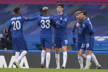 都体：尤文要求斯帕莱蒂遵守正装规定，比赛时不可以穿运动服