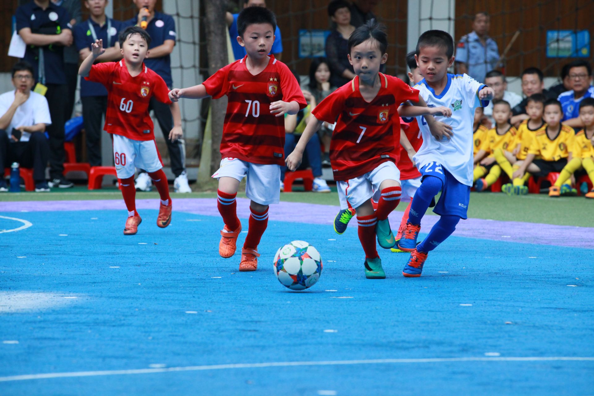 LPL季后赛：还是不行！BLG五局击败TES，拿到全球总决赛门票