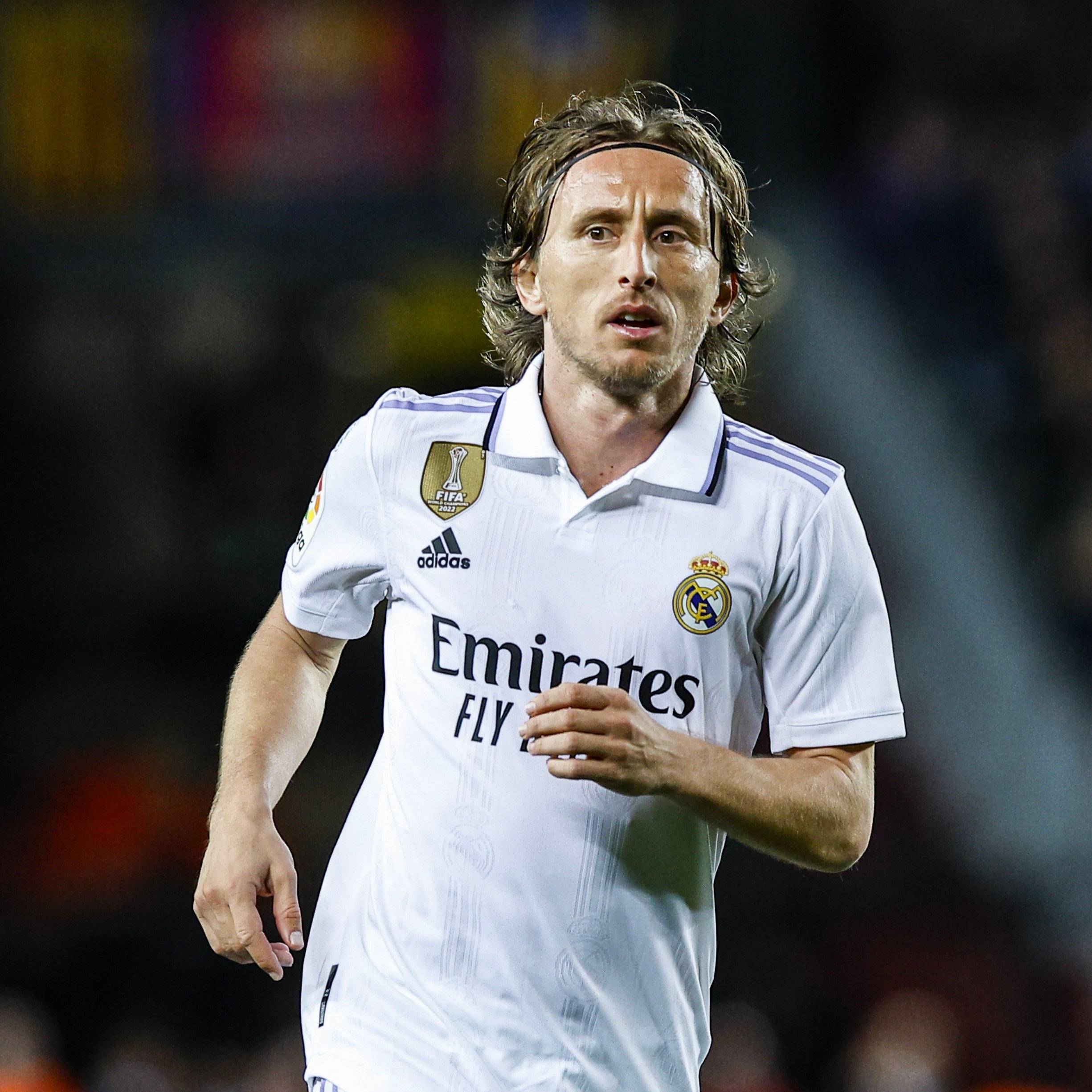 电讯报：萨拉赫吸引多家沙特俱乐部关注，预计下个月正式报价