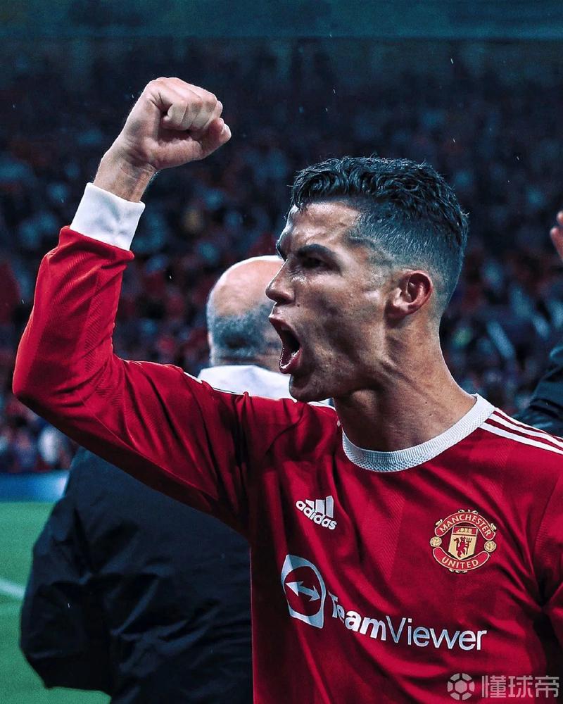 记者：米兰可能尝试冬窗送走圣地亚哥，然后再签更高效的前锋