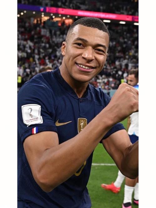 火箭以117：98大胜太阳，杜兰特28分，阿门31分，史密斯16分，全队十胜五负，西部第三。